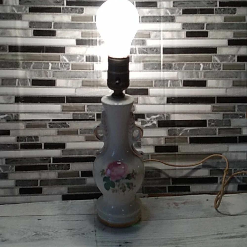 Vintage 1950s transferwear pink rose lamp